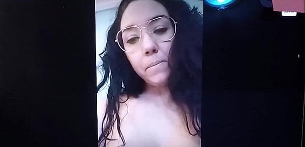  Actriz porno milf española se folla a un fan por webcam (VOL I). Esta madurita sabe sacar bien la leche a distancia.